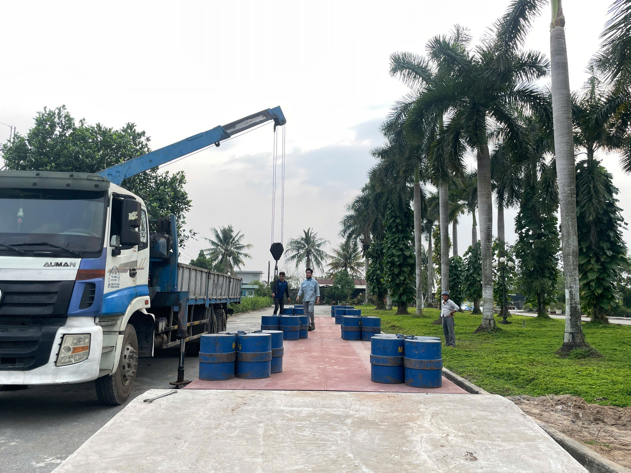 Hình ảnh kiểm định và bàn giao trạm cân 80 tấn cho nhà máy nước ở TP HCM